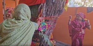 Married Hindu Women Observe Vat Savitri Vrat Across India With Traditional Rituals and Prayers