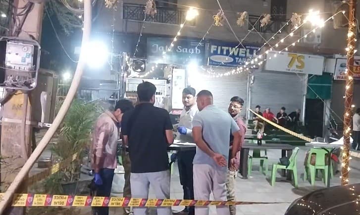 17-Year-Old Student Critically Injured in Delhi Shooting After Restaurant Dispute in Amar Colony