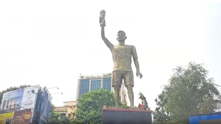 TMC Leader’s Giant Lionel Messi Statue is Now Symbol of Mamata Banerjee's Party's Fall in West Bengal