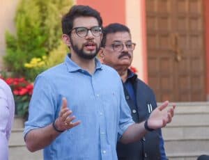 Aaditya Thackeray Alleges Ministers Buying EVs for Photo Ops After PM Modi’s Appeal Amid West Asia Crisis