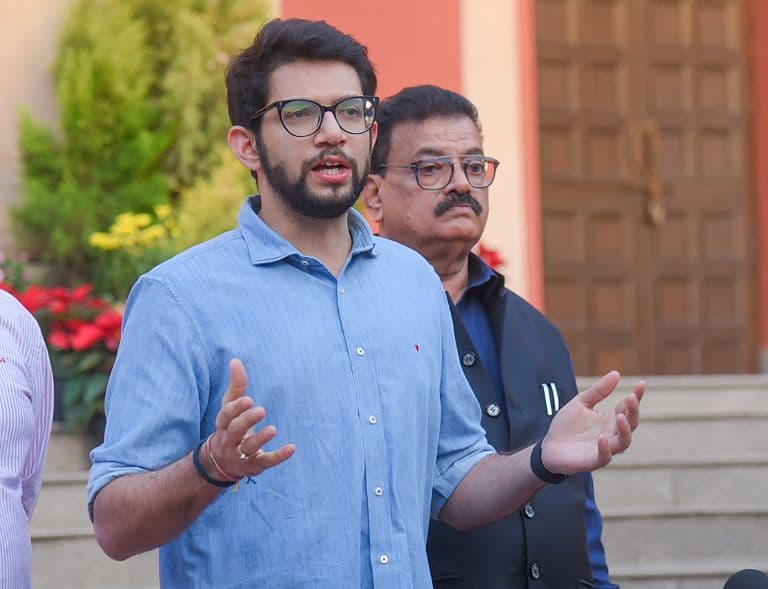 Aaditya Thackeray Alleges Ministers Buying EVs for Photo Ops After PM Modi’s Appeal Amid West Asia Crisis