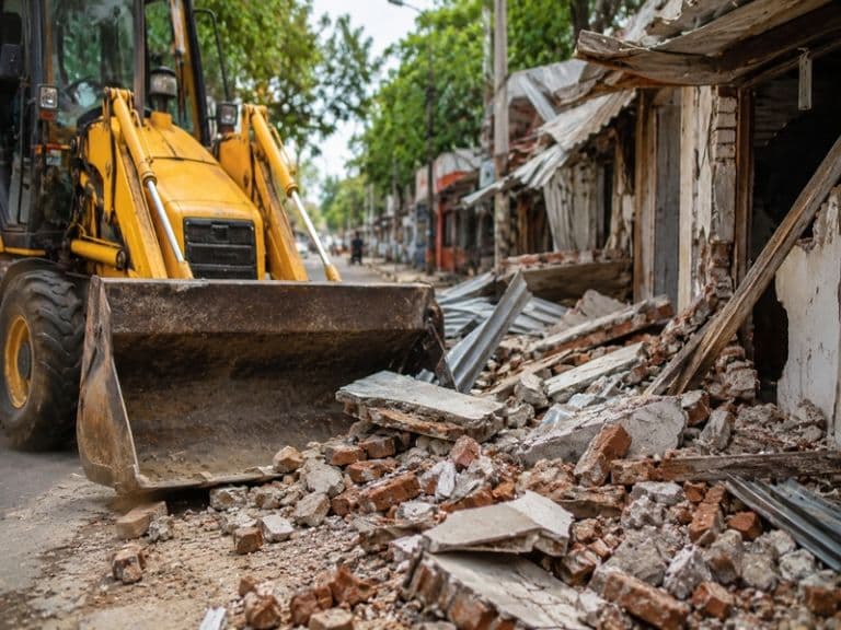 Protests Erupt at Park Circus in Kolkata Over Bulldozer Demolition Drive in Tiljala