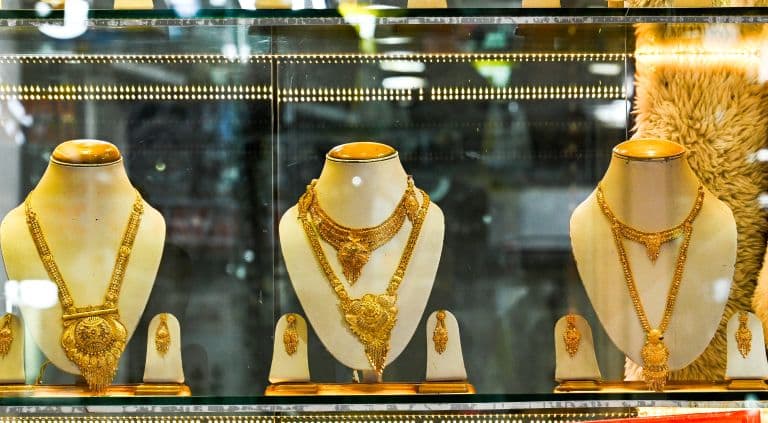 Gold, Silver Prices Slip Amid Easing Safe-Haven Demand and Geopolitical Uncertainty