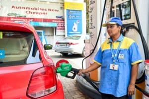Fuel Prices Hiked for Fourth Time in Two Weeks Across India, Petrol Tops ₹102, Diesel at ₹95.20 Per Litre