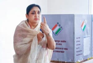 Sunetra Pawar Takes Early Lead in Baramati Bypoll, Ahead by Over 8,800 Votes