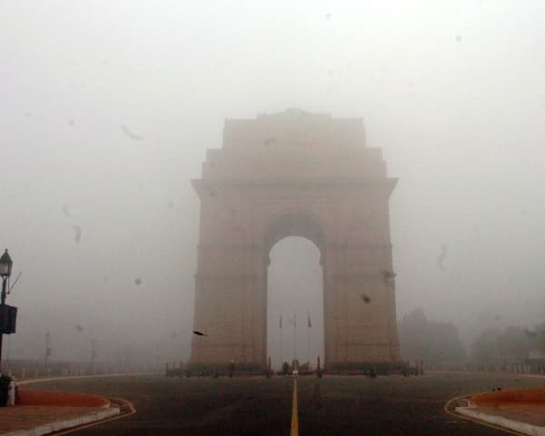 34 flights delayed on foggy, coldest day in Delhi