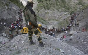 In 19 Days, More than 3.5 lakh Devotees Visit the Amarnath Cave