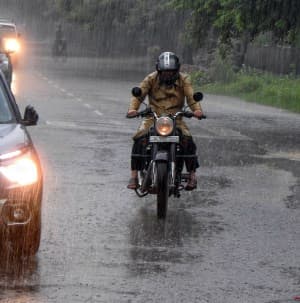 Heavy Downpour in New Delhi