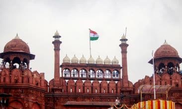 Delhi High Court Dismisses Plea Seeking Possession of Red Fort by 'Mughal Family Member'