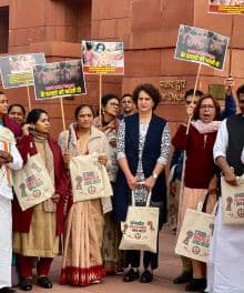 A Day After Row Over 'Palestine' Tag, Priyanka Gandhi Walks Into Parliament With 'Bangladesh' Bag, Expresses Solidarity With Battered Minorities in Neighbouring Country