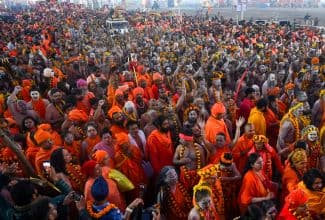 Maha Kumbh: Government Offices Given Holiday as Crowd Swells in Prayagraj for 'Basant Panchami Amrit Snan'