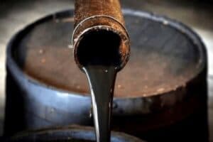 Oil Prices Jump Nearly 10%, Cross $100 After US Blocks Strait of Hormuz