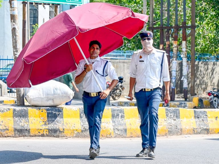 Severe Heatwave Intensifies Across India as Hot Winds Push Temperatures Near 48°C in UP and Maharashtra