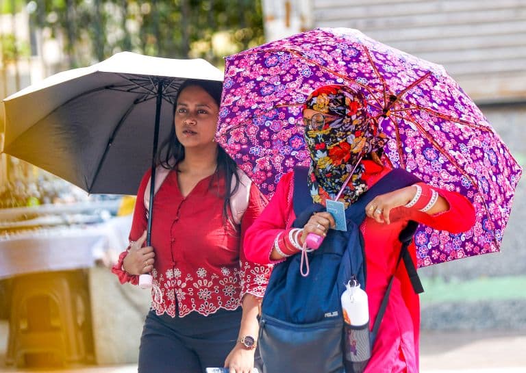 Delhi Braces for Severe Heatwave as IMD Issues Yellow Alert; Temperatures May Soar to 46°C
