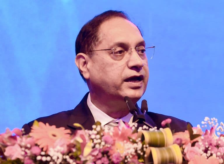 SEBI Chairman Refuses to Discuss Regulatory Action Involving Rajesh Exports