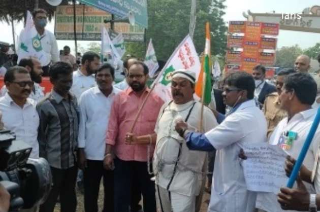 Vizag Steel Plant workers intensify protest against privatisation
