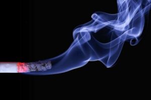 Childhood exposure to parental smoking linked to poor memory in midlife