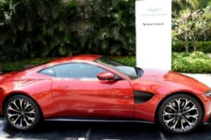 Mercedes F1 boss buys stake in Aston Martin