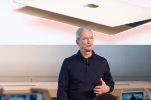 iPhone sales dip 7   Tim Cook sees strong response to new iPhone SE