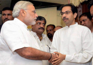 Uddhav disowns Saamna editorial on Guj bizmen