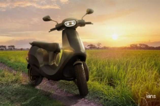 Ola scooter receives 100K bookings in a day