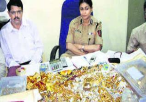 Gold, diamonds worth Rs 5 cr stolen in Mumbai