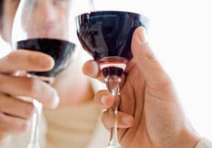 ‘Antioxidant in red wine, chocolate fails to reduce cancer’