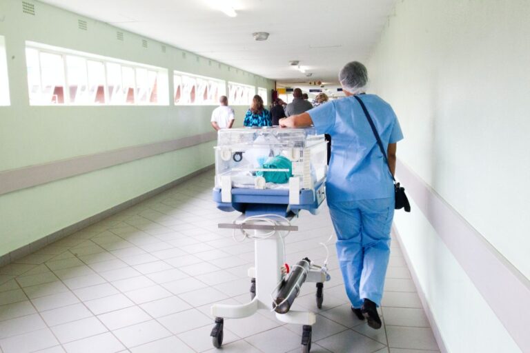 Aster Healthcare Aims to Cut 2000 Tonnes of  Carbon Emissions in GCC and India