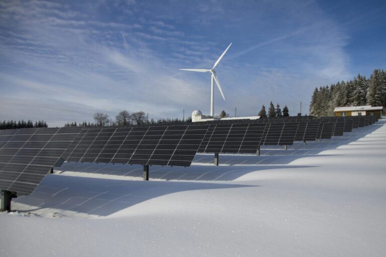Mahindra Group to Fund Hybrid Renewable Energy Project with ₹1,200 Crore