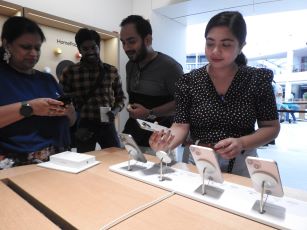 Jobs in India: Apple Plans to Employ 5-6 Lakh People