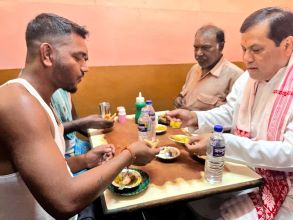 Union Minister Enjoys Breakfast with Rickshaw, Cart Pullers in Dibrugarh