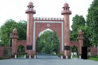 Supreme Court Overturns 1967 Order Denying Minority Status to Aligarh Muslim University; New Bench to Decide