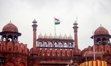 Delhi High Court Dismisses Plea Seeking Possession of Red Fort by 'Mughal Family Member'