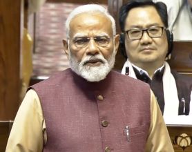 PM Modi Cites ‘Ban’ on Cinestars Dev Anand, Kishore Kumar to Rip into Congress