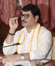 Family Court Orders NCP Leader Dhananjay Munde to Pay Rs 2 Lakh Monthly Maintenance to Live-in Partner Karuna Sharma