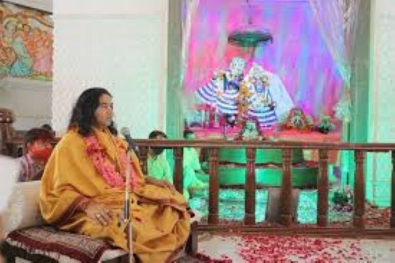 Hydraulic Holi to Be Played Today at Shri Priyakant Ju Temple in Vrindavan