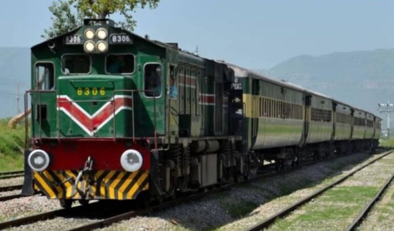 Six Dead, Over 100 Taken Hostage As Armed Men Attack Train in Pakistan's Balochistan