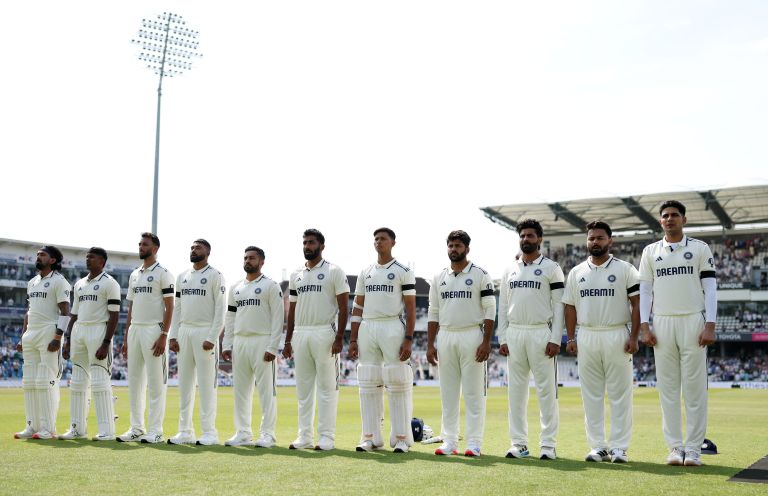 1st Test: India and England Wear Black Armbands As Mark of Respect For Ahmedabad Plane Crash Victims