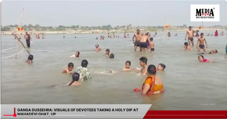 Ganga Dussehra: Visuals of Devotees Taking a Holy Dip At Mahadevi Ghat, UP