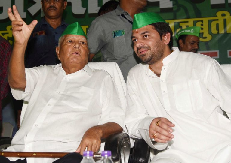 Tej Pratap Yadav Gets Support From Akhilesh Yadav After Expulsion From RJD