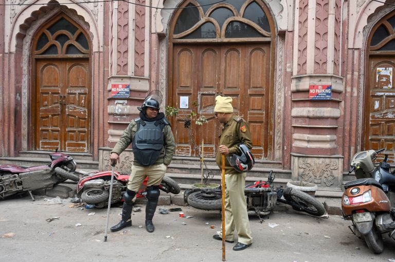 Turkman Gate Clashes: Delhi Police Identify 30 People Using CCTV and Viral Videos, to Summon SP MP