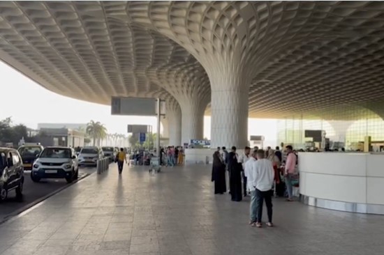 Flight Disruptions and Cancellations Hit Passengers Across India After US‑Israel Attack on Iran