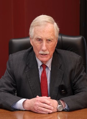 Russia Earns Billions From Oil Price Surge Triggered by Iran War: US Senator