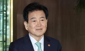 South Korea Urges North Korea to Resume Talks with US as Trump Signals Willingness to Meet Kim Jong-un
