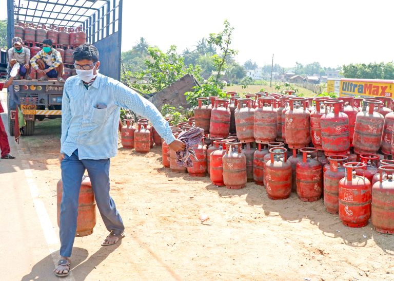 LPG Production Up by 28% in 5 Days, Delivery Time 2.5 Days: Minister