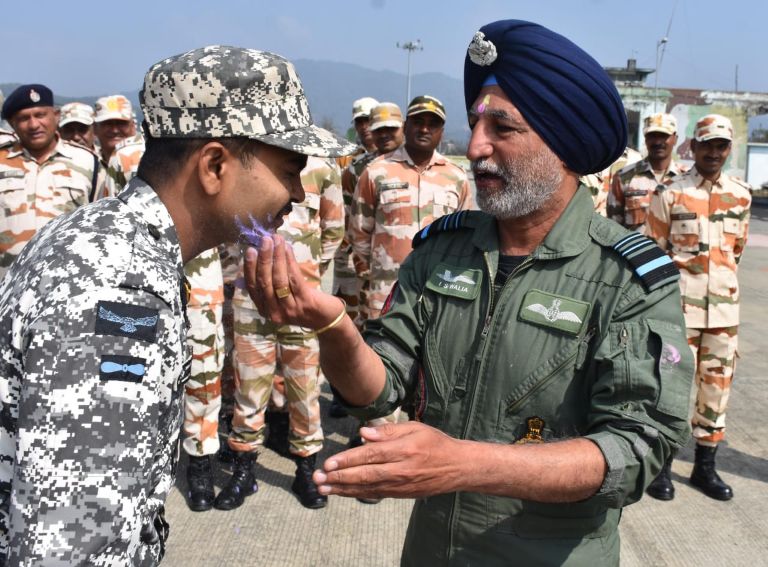 Indian Armed Forces Celebrate Festival of Holi with Enthusiasm While Maintaining Operational Readiness