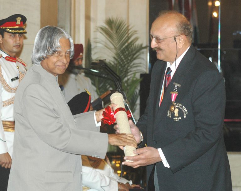 Vijaypat Singhania, Former Raymond Group MD and Ardent Aviator, Passes Away at 87