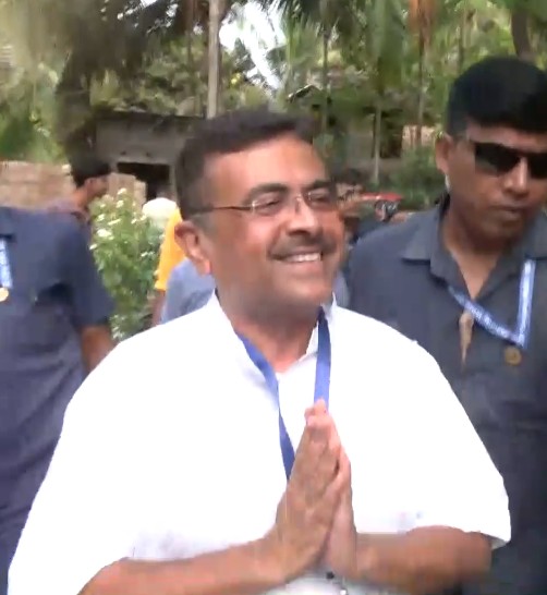 Suvendu Adhikari Votes in West Bengal Phase 1 Polls, Claims Mamata Banerjee “Has No Chance” of Winning