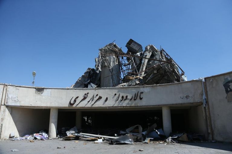 Iran Commander Warns of “Devastating” Retaliation Against US, Israel if Infrastructure Is Targeted