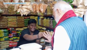 “Come on Brother, Serve Me Some Jhalmuri…” — PM Modi’s Unique Style at Small Town West Bengal